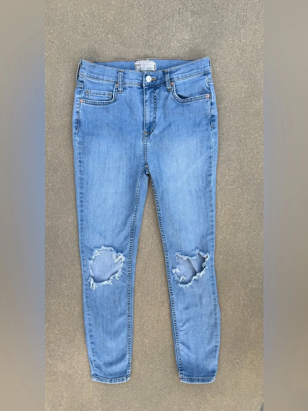 Free People Light Blue Wash Distressed High Rise Skinny Jeans 28 Coastal Boho